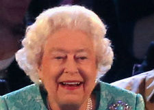 Королева Елизавета II повеселилась на праздновании 90-летия