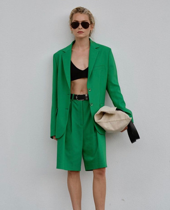 Green summer: костюм с шортами YULIAWAVE, который вы будете носить сейчас и осенью