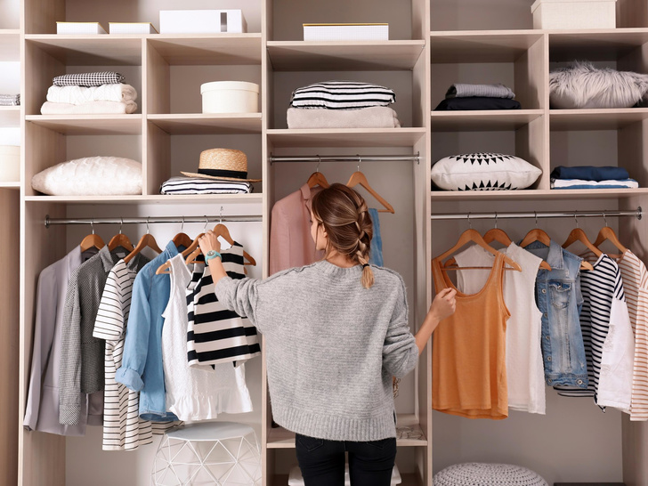 Тратиться не нужно: сколько вещей должно быть в гардеробе женщины (и как покупать только нужное)