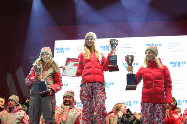 Победительницей среди лыжниц стала Елена Кулецкая, второй пришла Катя Добрякова, третьей стала Алена Свиридова