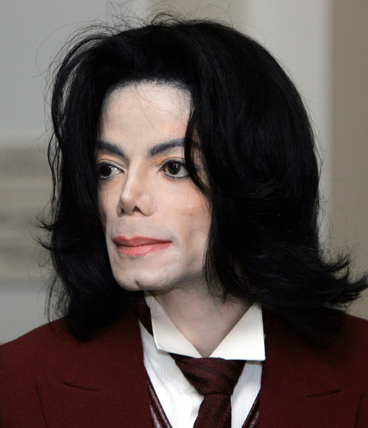 В десятую годовщину смерти Майкла Джексона в Сети вновь обсуждают фото спальни, в которой он умер